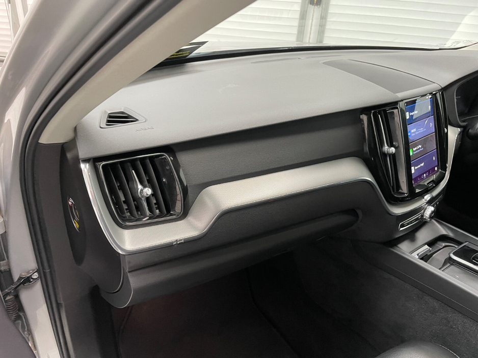 2023 Volvo XC60 - image 16