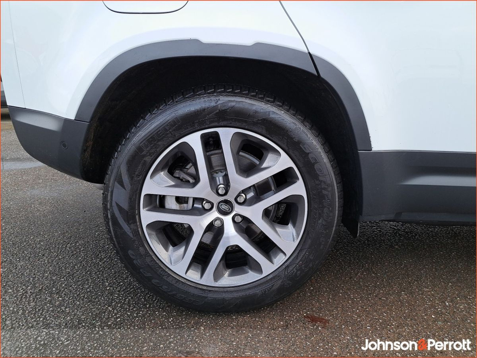 2025 Land Rover Defender 110 PHEV 300 As New €92,950