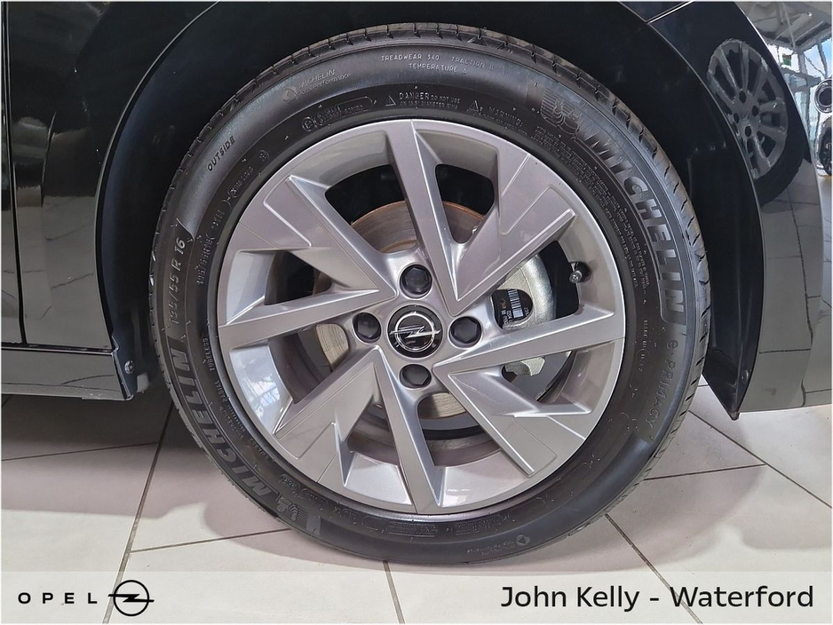 2025 Opel Corsa Elegance 1.2 €28,645