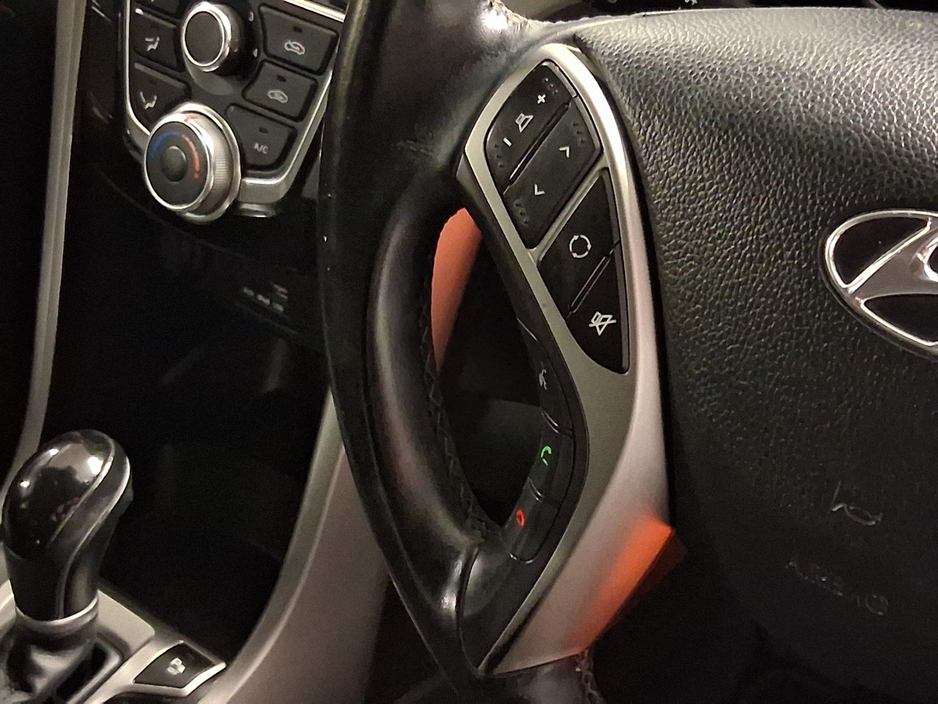 2016 Hyundai i30 - image 17