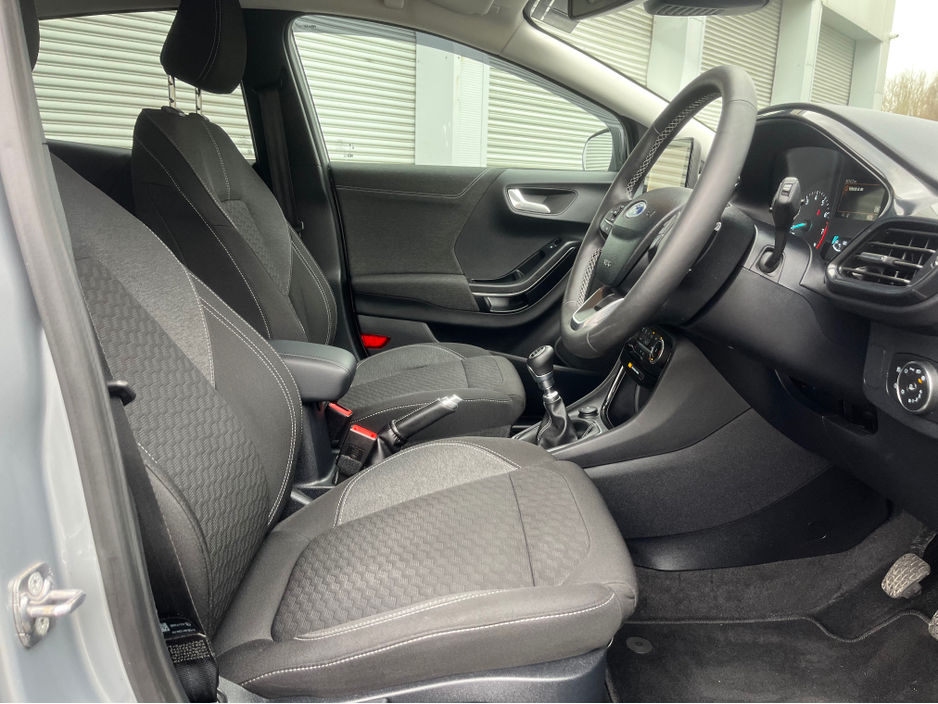 2023 Ford Puma - image 13