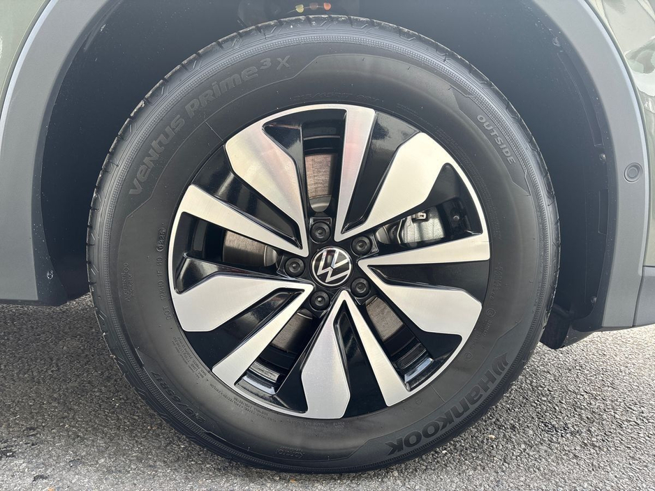 2026 Volkswagen Tiguan - image 5