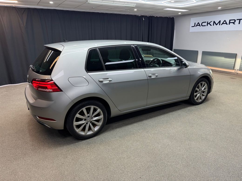 2018 Volkswagen Golf - image 14