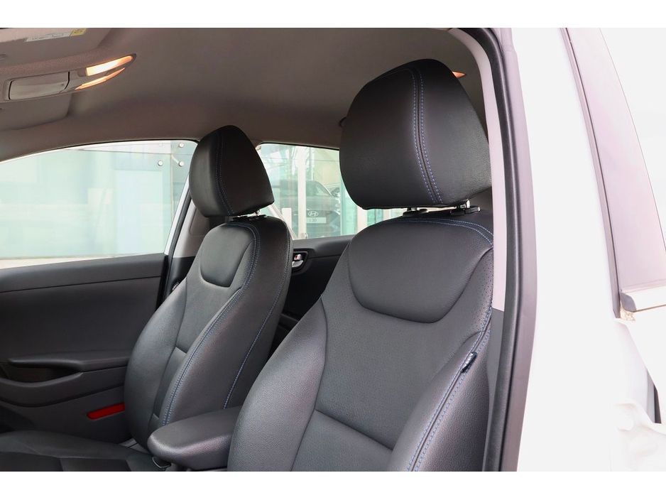 2017 Hyundai Ioniq - image 13