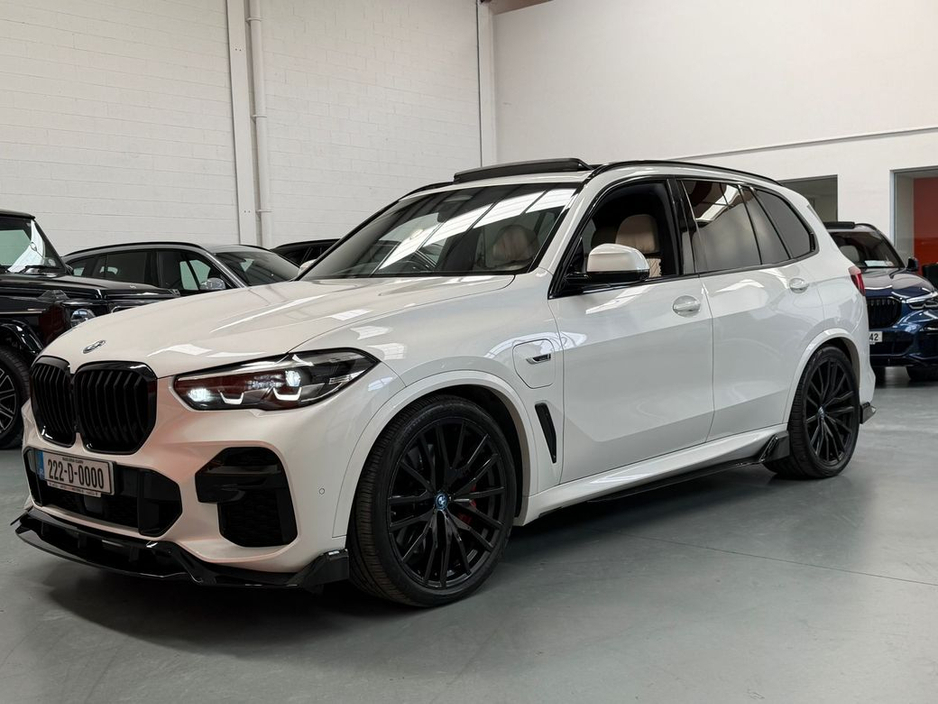 2022 BMW X5 - image 37