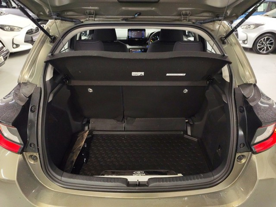 2022 Toyota Yaris HYBRID LUNA 4DR AUTO €23,950