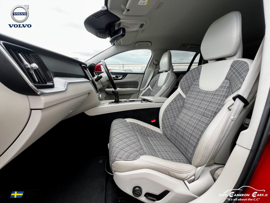 2019 Volvo V60 - image 19
