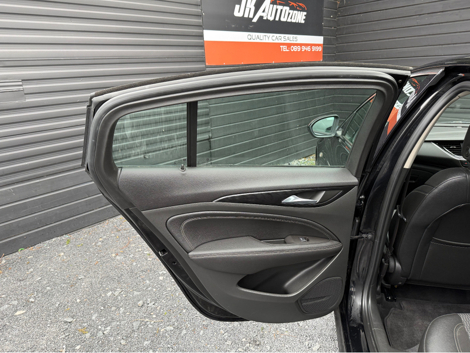 2018 Opel Insignia - image 20