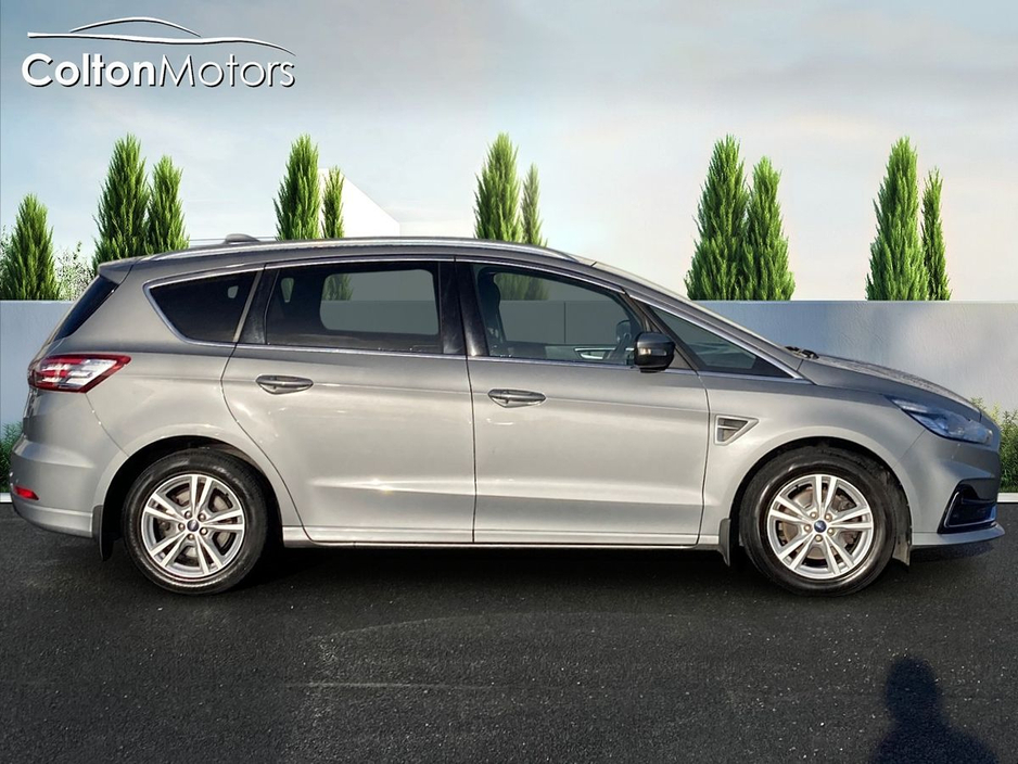 2021 Ford S-Max - image 3