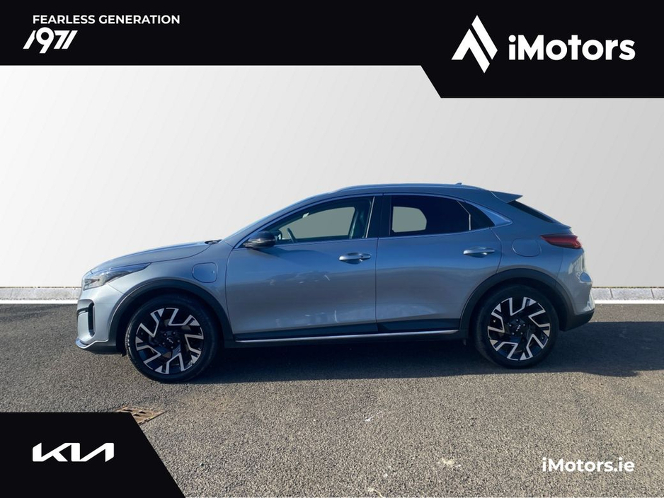 2023 Kia XCeed - image 3