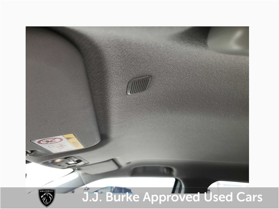 2024 Toyota Yaris - image 20