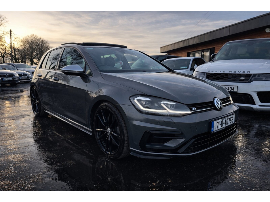 2017 Volkswagen Golf - image 9