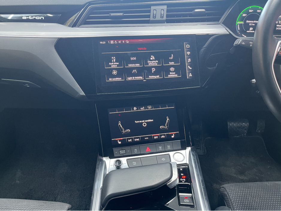 2021 Audi e-tron - image 29