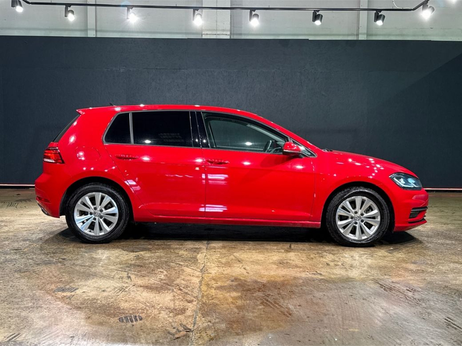 2018 Volkswagen Golf - image 2