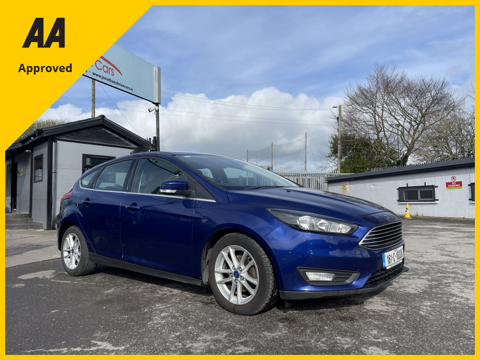 2016 Ford Focus - image 12