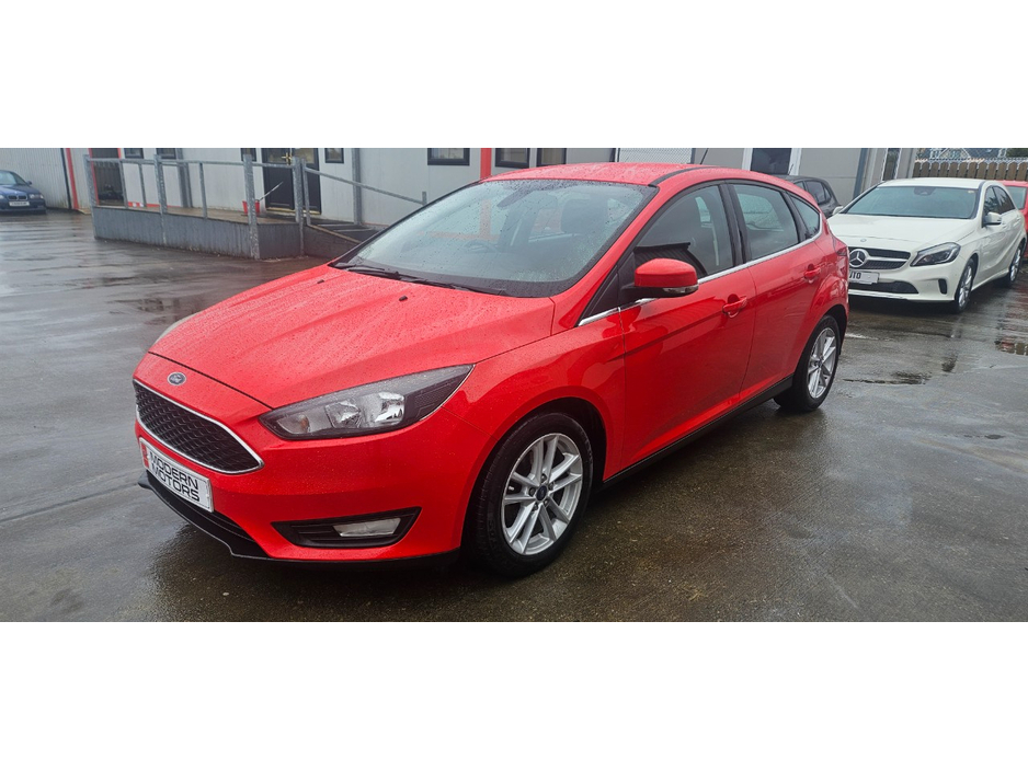 2015 Ford Focus - image 13