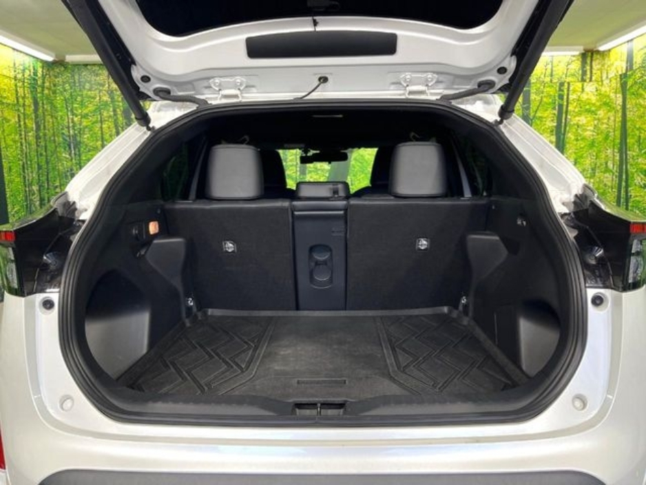 2023 Toyota Yaris Cross - image 8