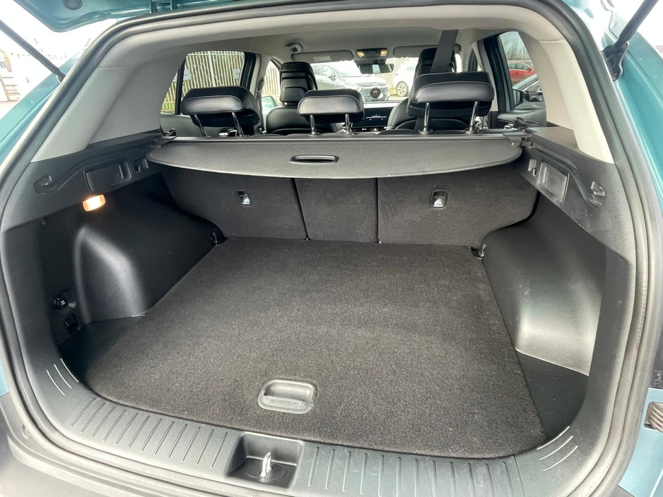 2022 Kia Sportage - image 9