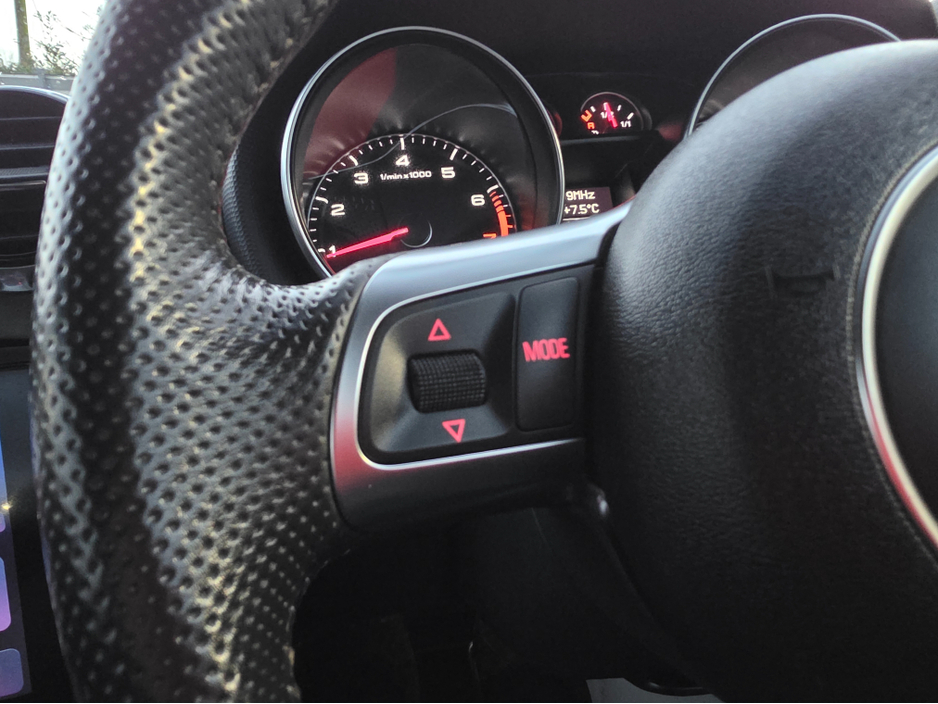 2012 Audi TT - image 18