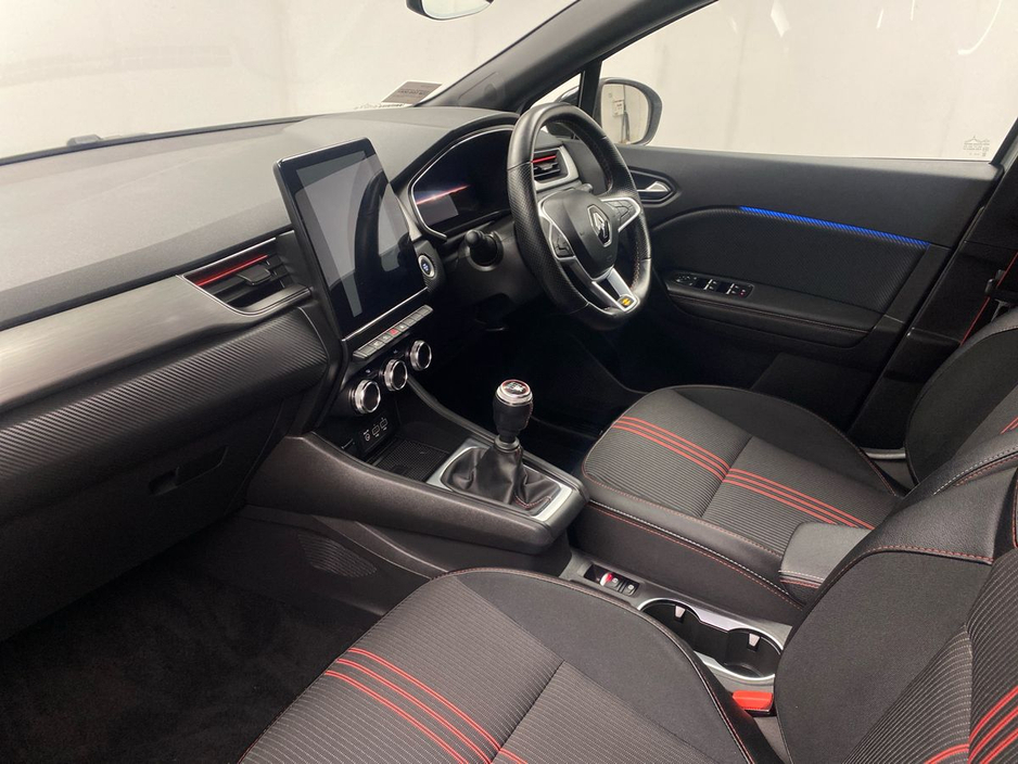 2023 Renault Captur - image 2