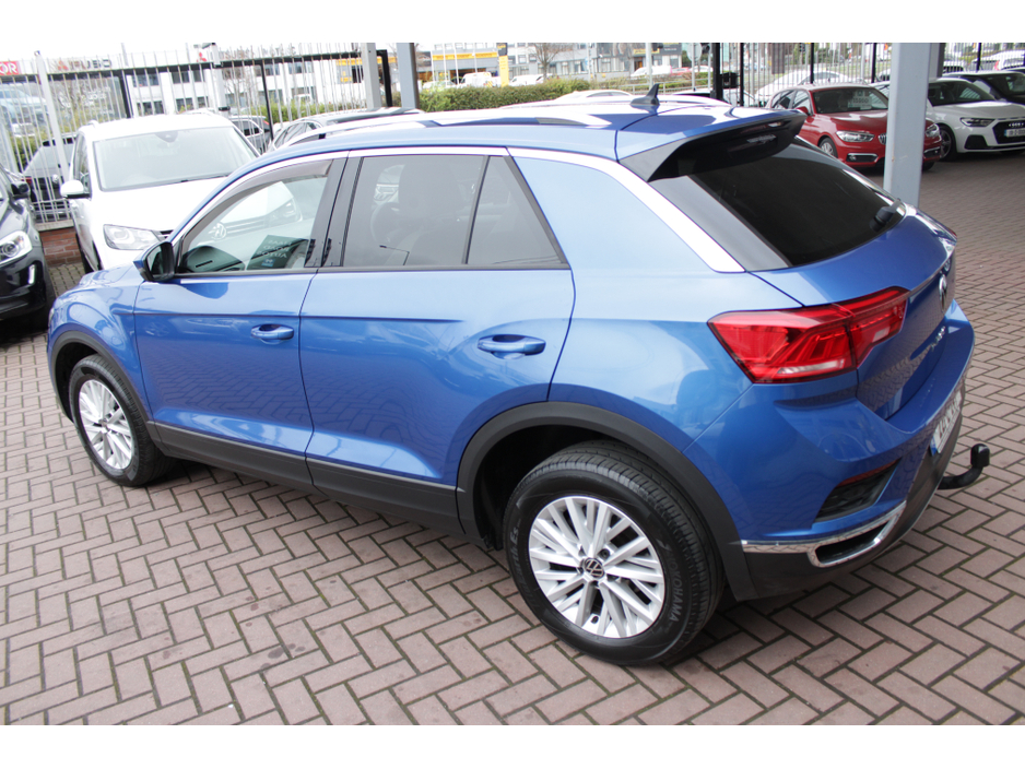 2022 Volkswagen T-Roc - image 6