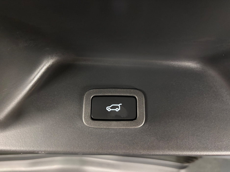 2021 Land Rover Range Rover - image 16