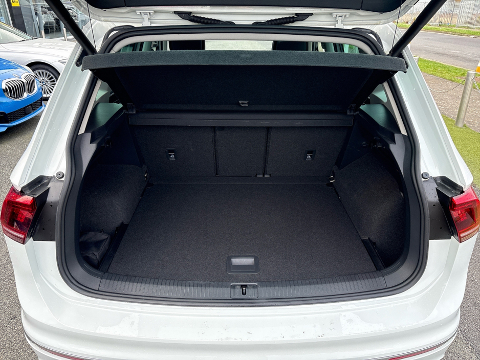 2020 Volkswagen Tiguan - image 9