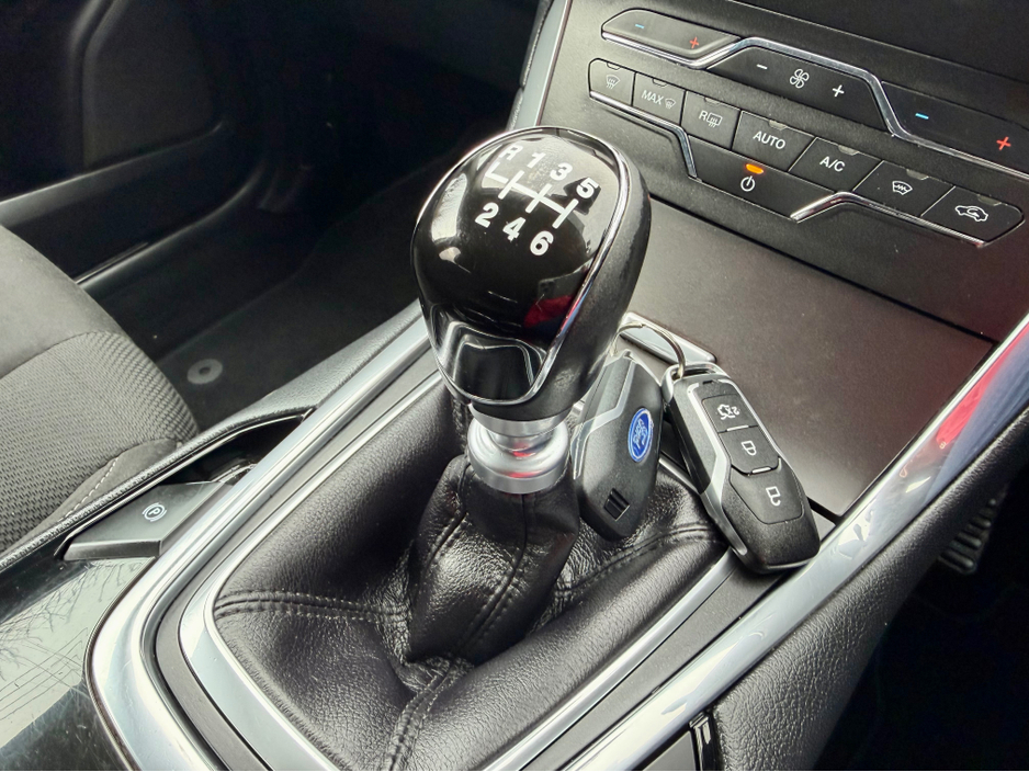 2016 Ford S-Max - image 30