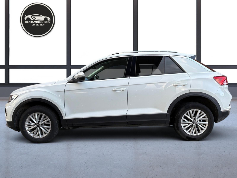 2021 Volkswagen T-Roc - image 8