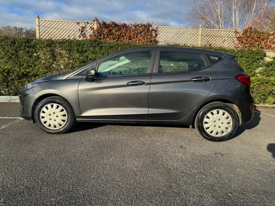 2022 Ford Fiesta - image 3