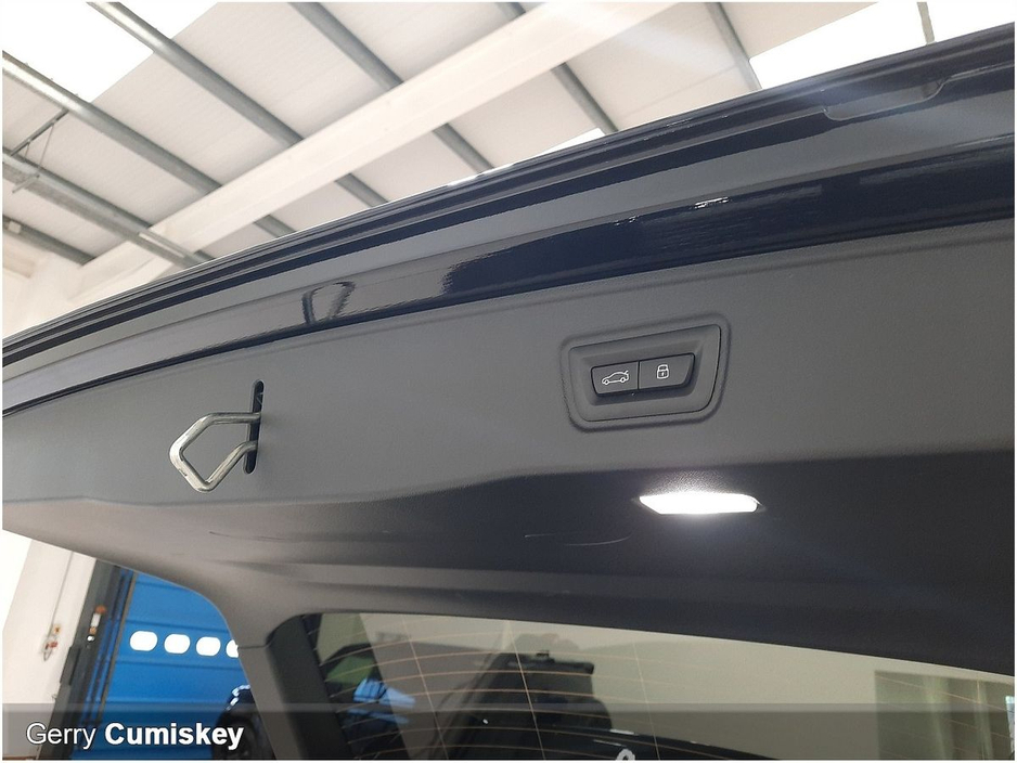 2025 BMW 5 Series - image 4