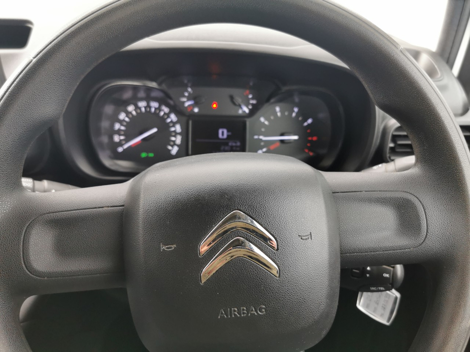 2021 Citroen Berlingo - image 10