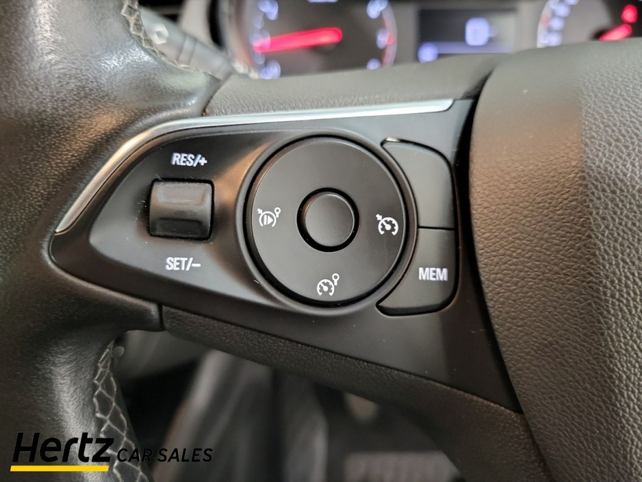 2022 Opel Crossland - image 23