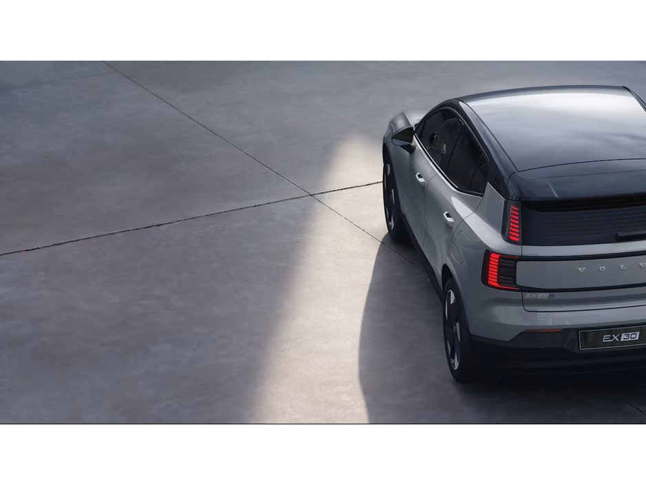 2026 Volvo EX30 - image 11