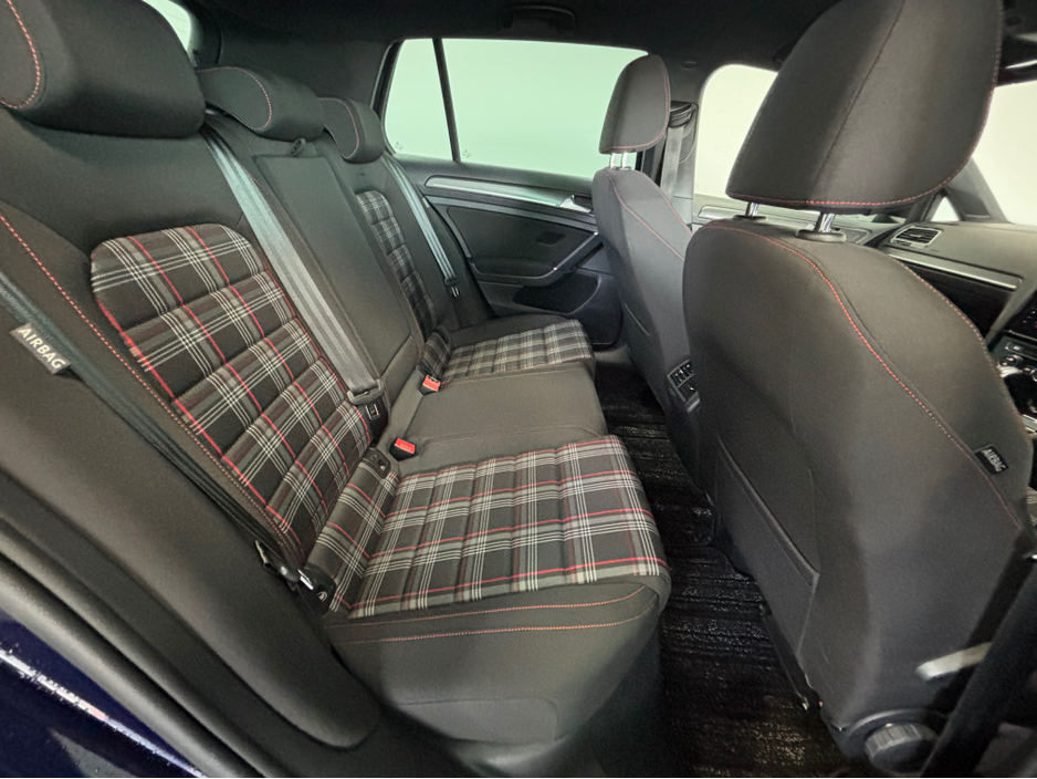 2018 Volkswagen Golf - image 13