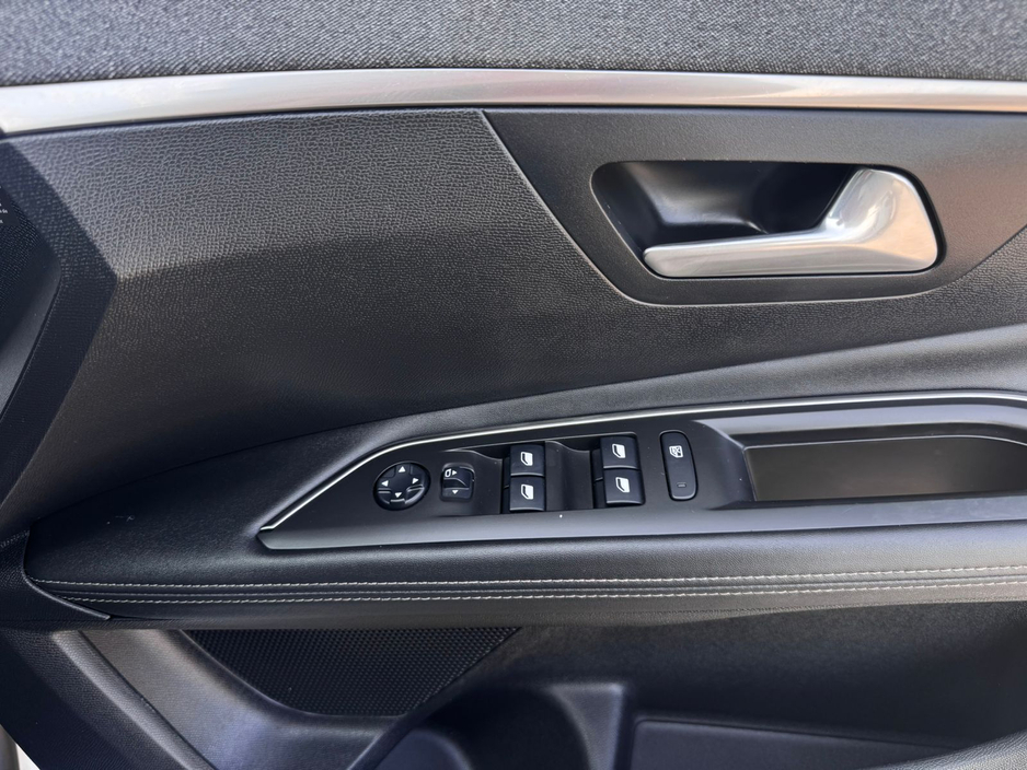 2019 Peugeot 3008 - image 21