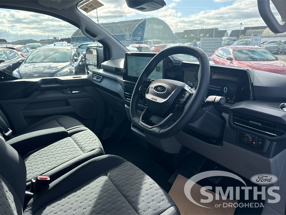 2026 Ford Transit Custom - image 6