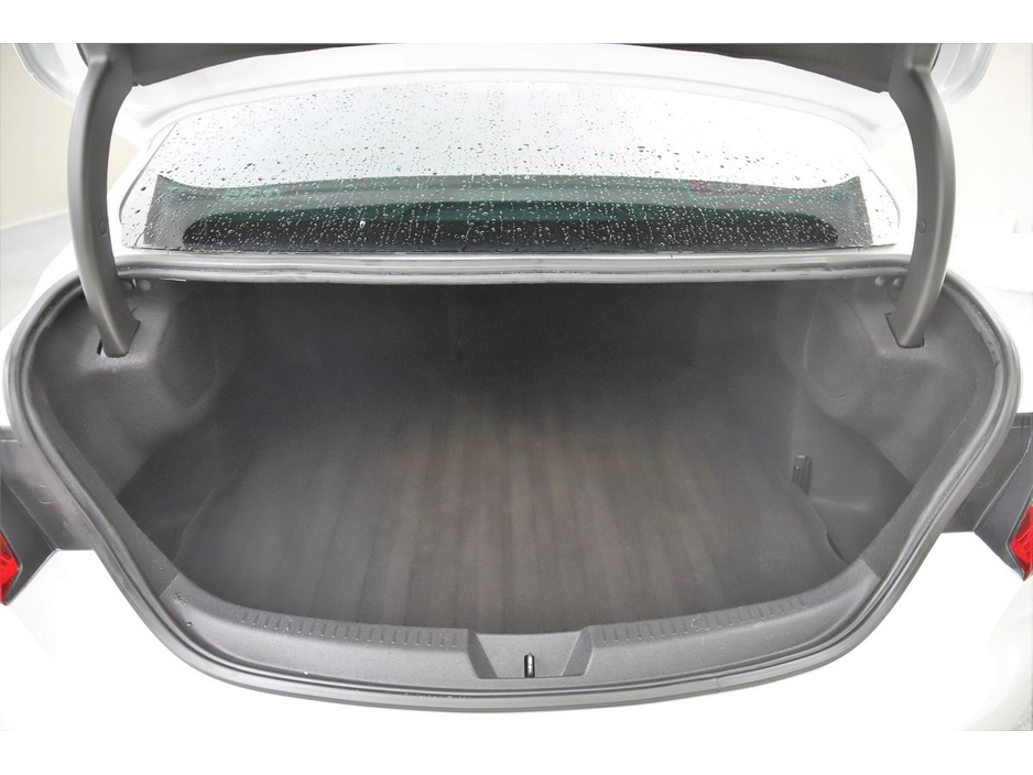 2018 Renault Megane - image 26