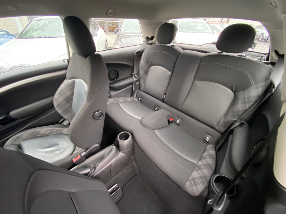 2016 MINI Cooper Manual/Cooper/1.5 Petrol €13,900