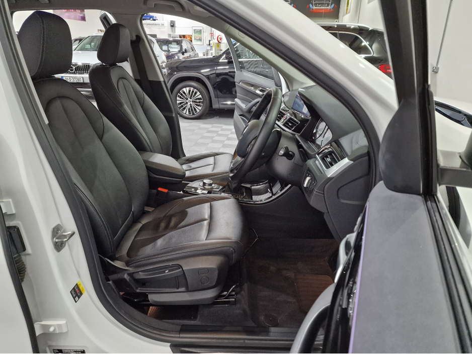 2022 BMW X1 - image 7