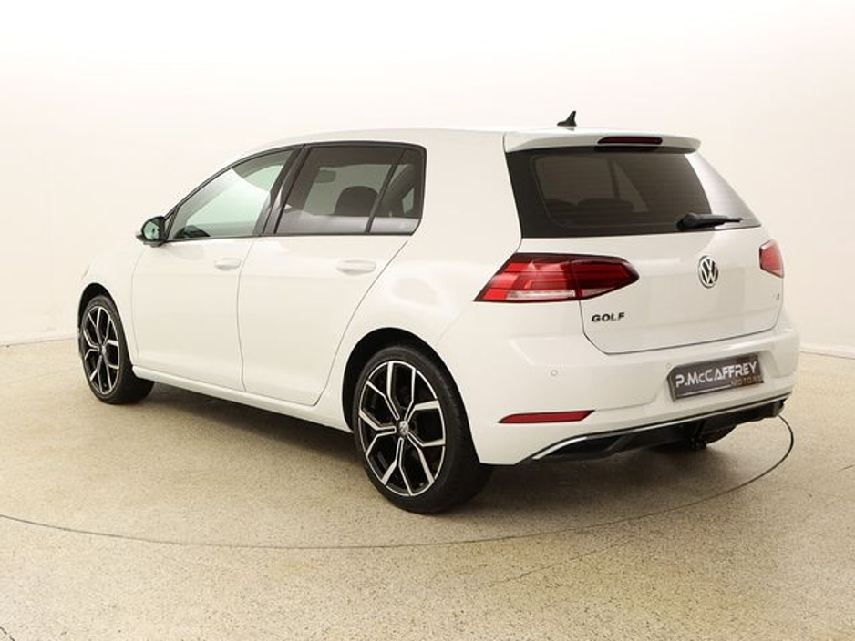 2017 Volkswagen Golf - image 5