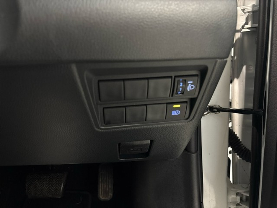 2023 Toyota Yaris Cross LUNA SPORT HYBRID AUTO €29,950