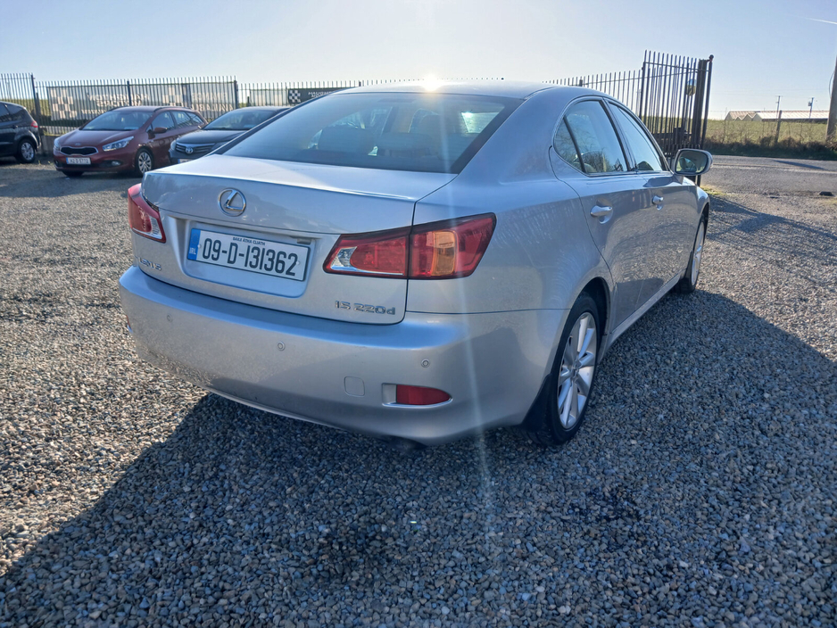 2009 Lexus IS 300 h - image 15
