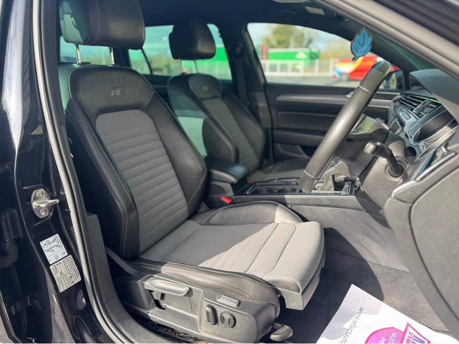 2015 Volkswagen Passat - image 20