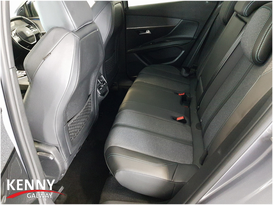 2022 Peugeot 3008 - image 13