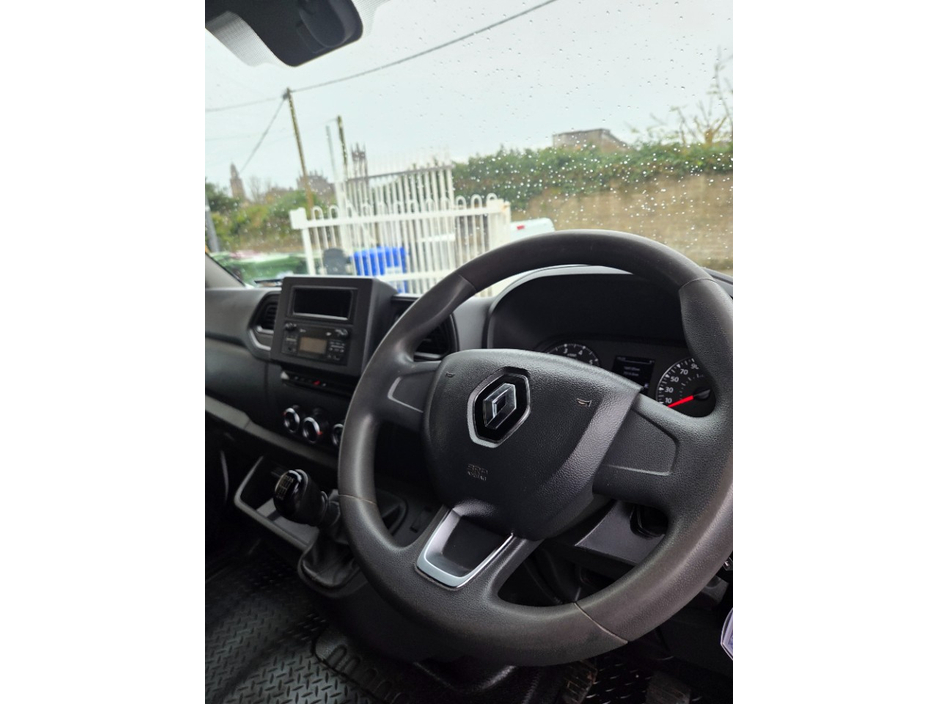 2020 Renault Master - image 7