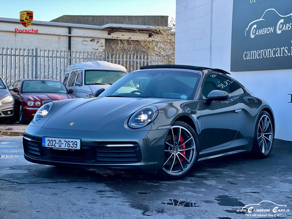 2020 Porsche 911 CARRERA 4SPEED Aventurine Green Metallic €144,950