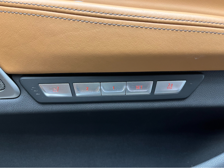 2017 BMW 7 Series €27950! 2017 BMW 740E IPERFORMANCE M-SPORT 2.0 AUTOMATIC / CRUISE CONTROL / 360° PARKING CAMERA / ELECTRIC MEMORY MASSAGING & HEATED SEATS / PADDLE SHIFTERS / PANORAMIC SUNROOF / HEATED REAR SEATS €27,950