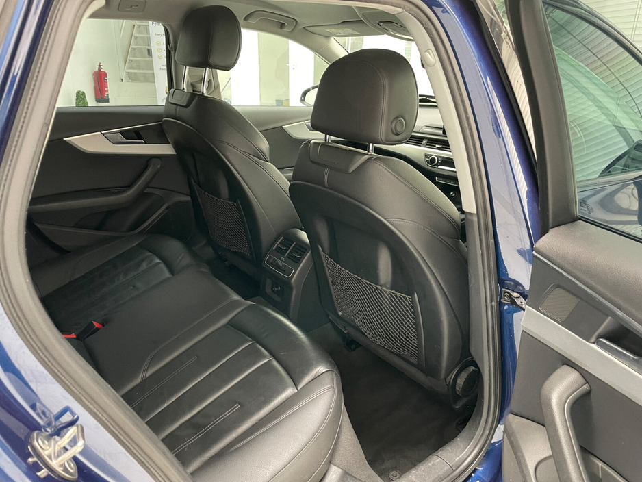 2016 Audi A4 - image 12