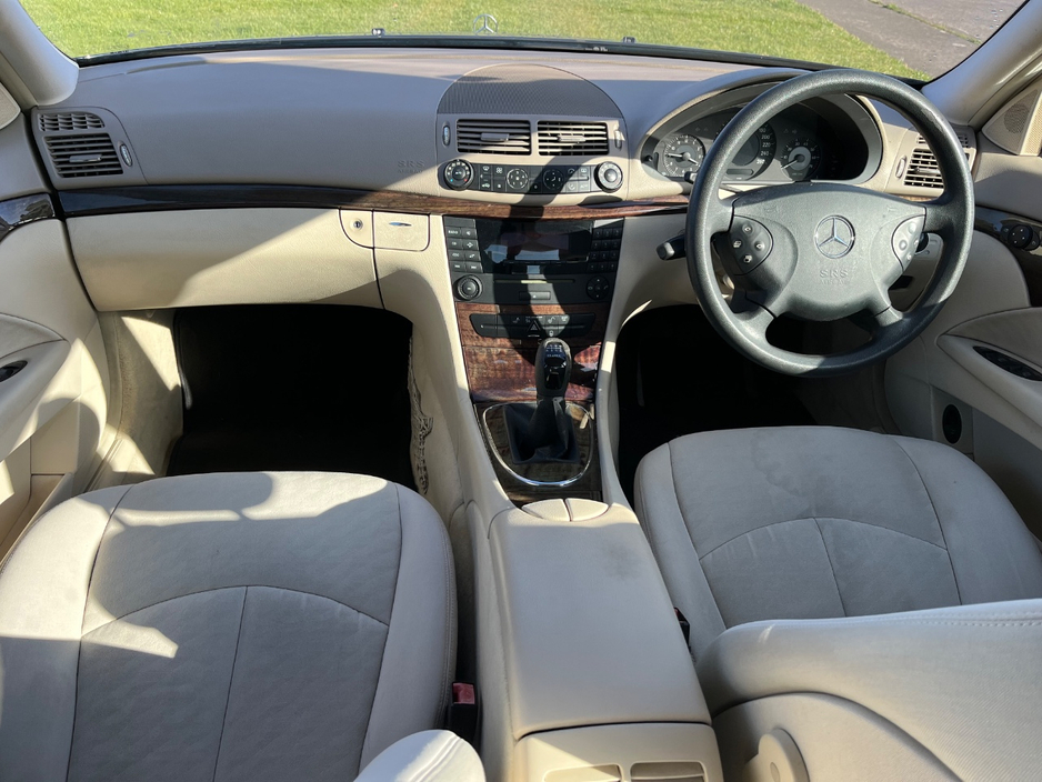 2005 Mercedes-Benz E Class - image 12